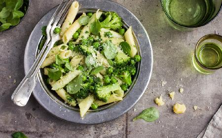 Pesto z brokułów: przepis na świeży i pyszny sos do makaronu