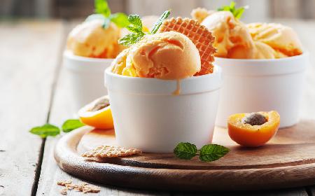 Lody z moreli, żurawiny i mango