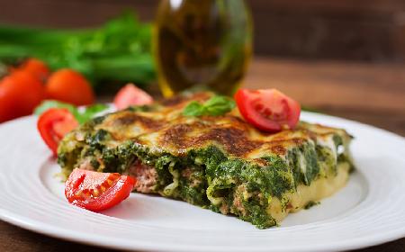 Mielloni cannelloni, czy makaron ze szpinakiem i mięsem, zapiekany z serem