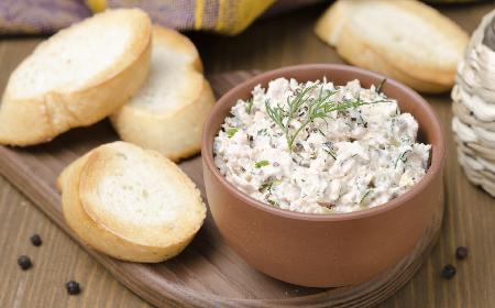 Pyszna pasta z makreli do pieczywa: prosty przepis
