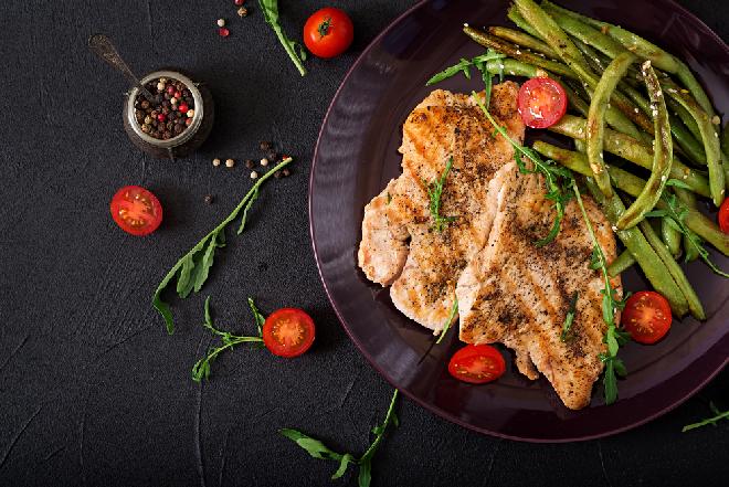 Fasolka mamut z bazyliowym pesto - przepis na grilla
